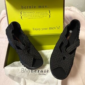bernie mev. Black Woven Sandals